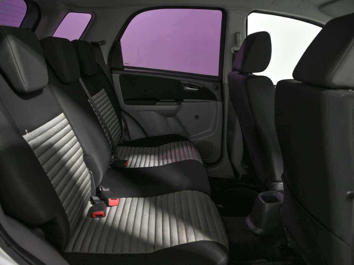Купить Suzuki SX4 с пробегом. Фото: #12