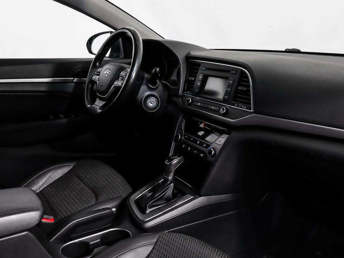 Купить Hyundai Elantra с пробегом. Фото: #10