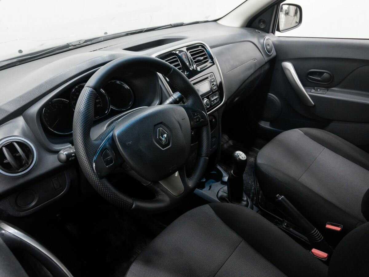 Купить Renault Sandero с пробегом. Фото: #11