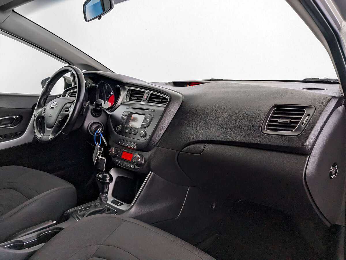 Купить Kia Ceed с пробегом. Фото: #10