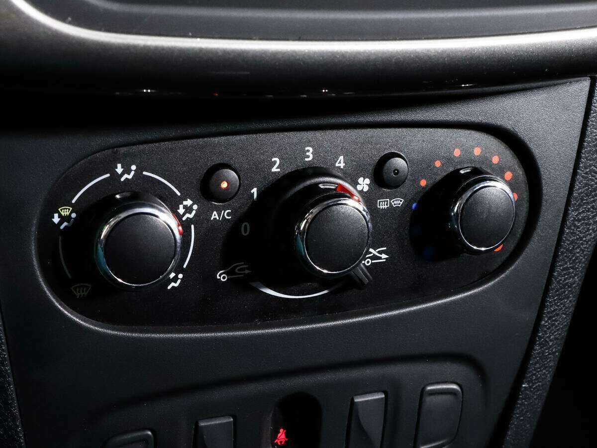 Купить Renault Logan с пробегом. Фото: #11