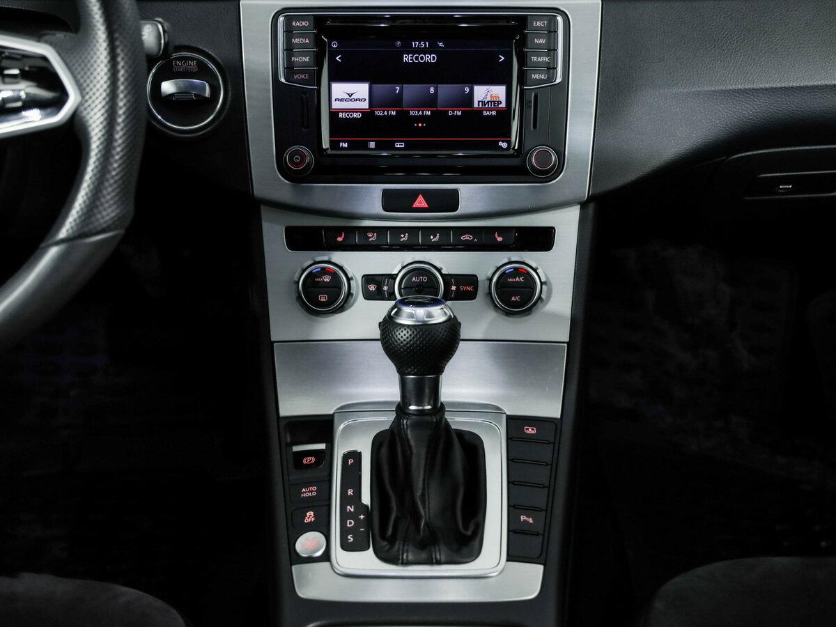 Купить Volkswagen Passat с пробегом. Фото: #18