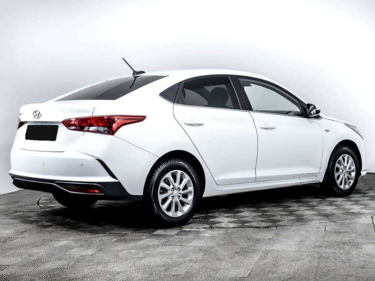 Купить Hyundai Solaris с пробегом. Фото: #2