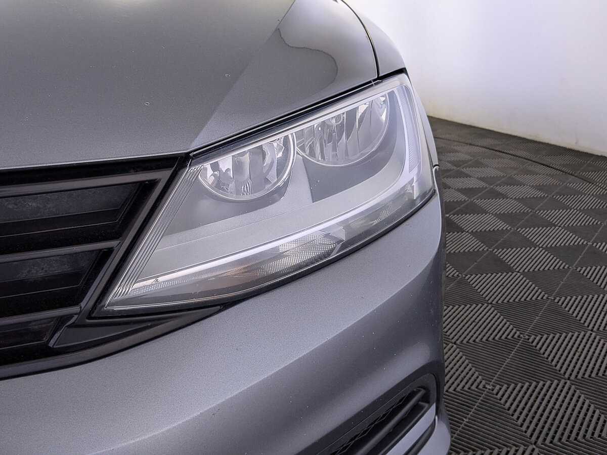 Купить Volkswagen Jetta с пробегом. Фото: #10