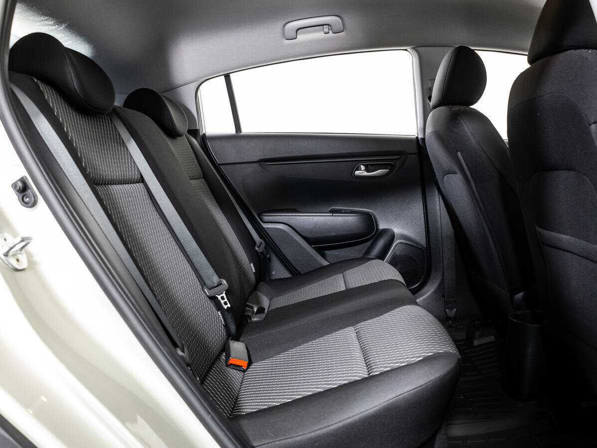 Купить Kia Rio с пробегом. Фото: #7