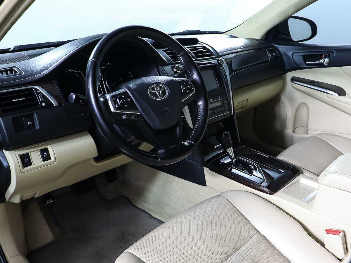 Купить Toyota Camry с пробегом. Фото: #11