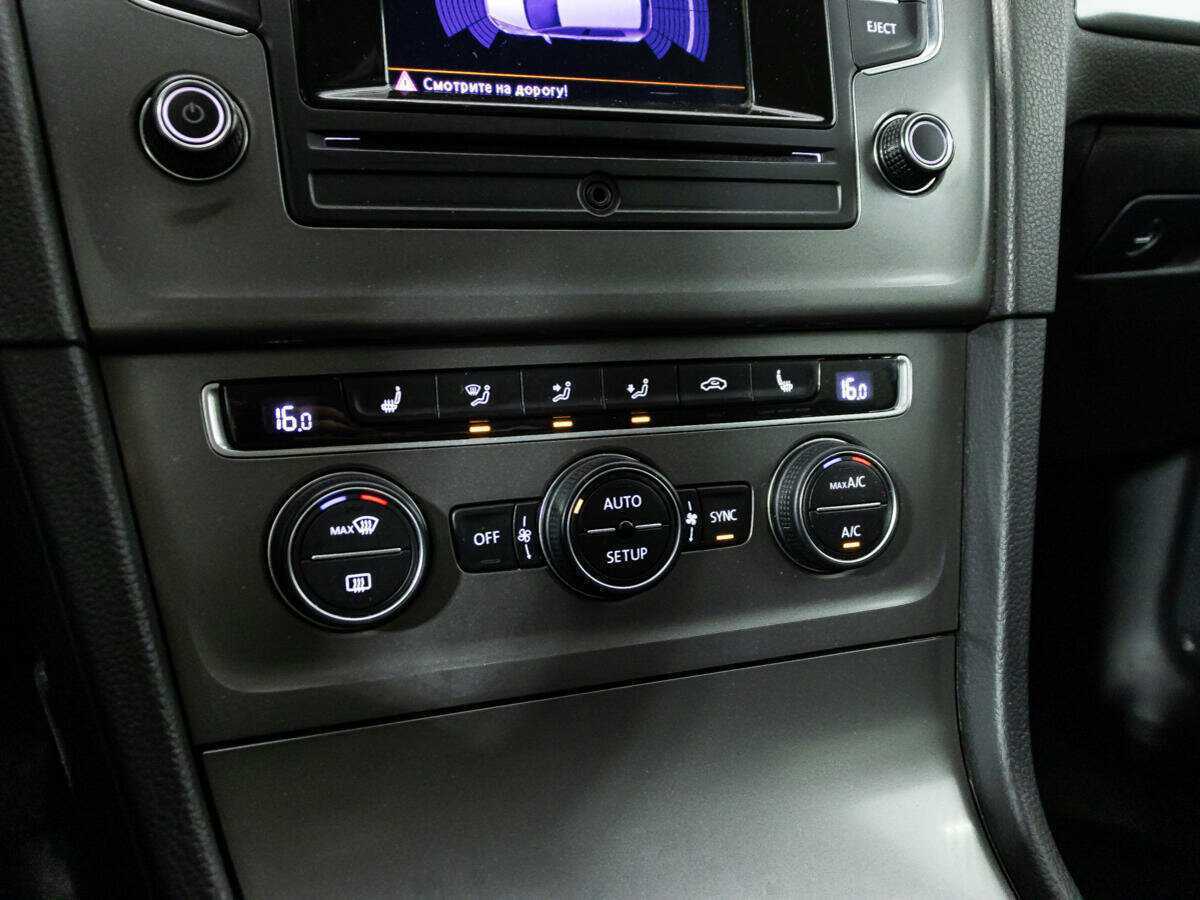 Купить Volkswagen Golf с пробегом. Фото: #15