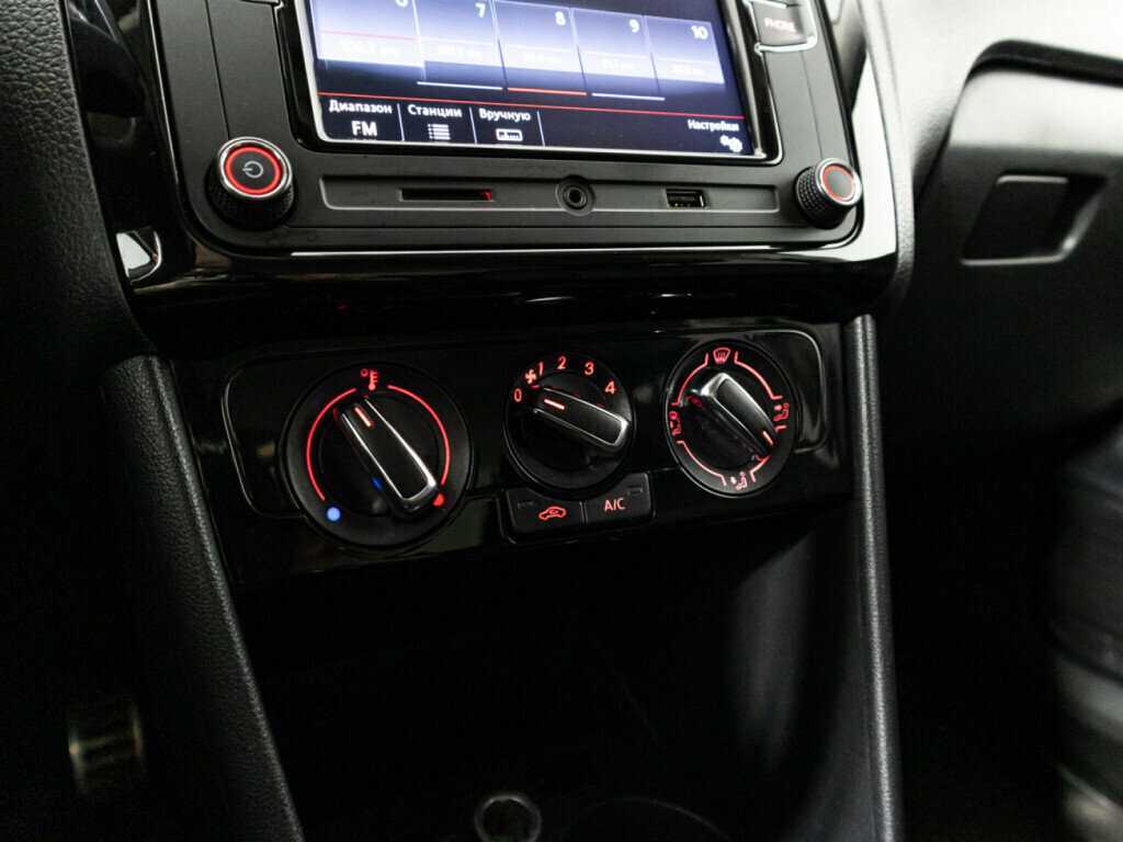 Купить Volkswagen Polo с пробегом. Фото: #14