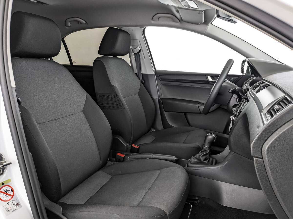 Купить Skoda Rapid с пробегом. Фото: #19