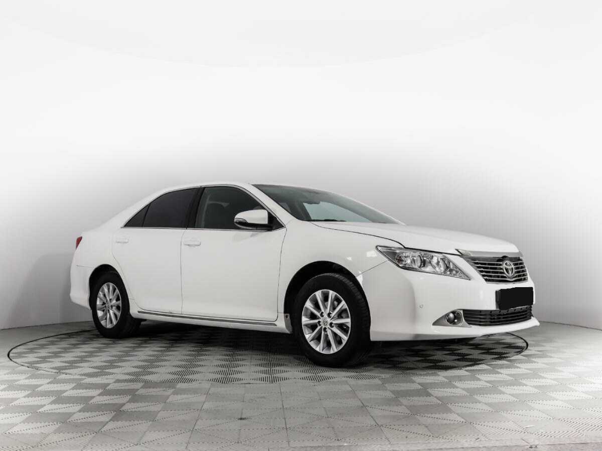 Купить Toyota Camry с пробегом. Фото: #2