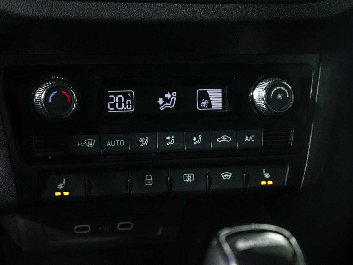 Купить Skoda Rapid с пробегом. Фото: #12