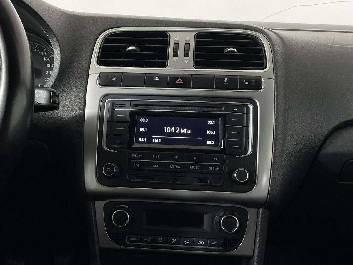 Купить Volkswagen Polo с пробегом. Фото: #10