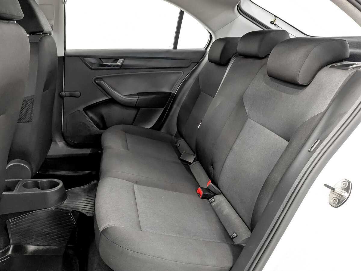 Купить Skoda Rapid с пробегом. Фото: #11