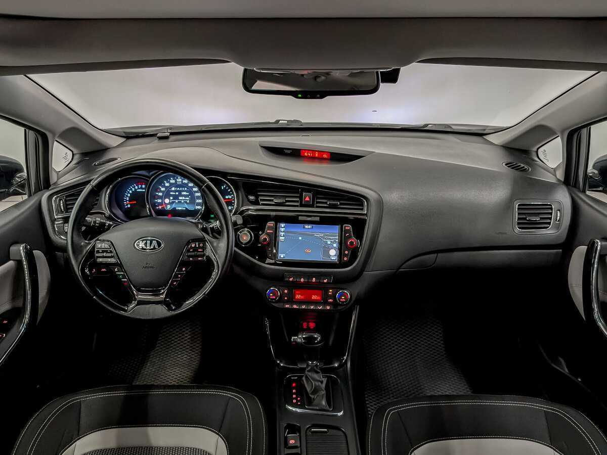 Купить Kia Ceed с пробегом. Фото: #13