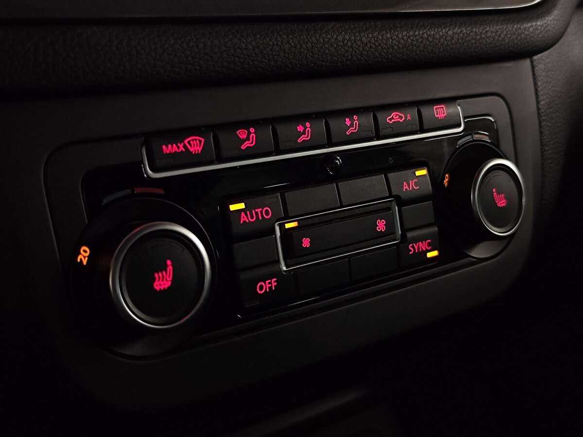 Купить Volkswagen Tiguan с пробегом. Фото: #14