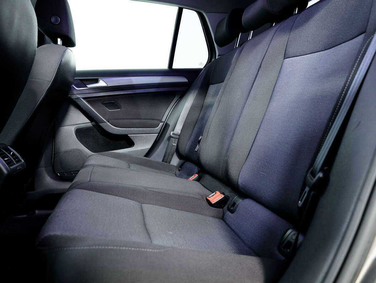 Купить Volkswagen Golf с пробегом. Фото: #11