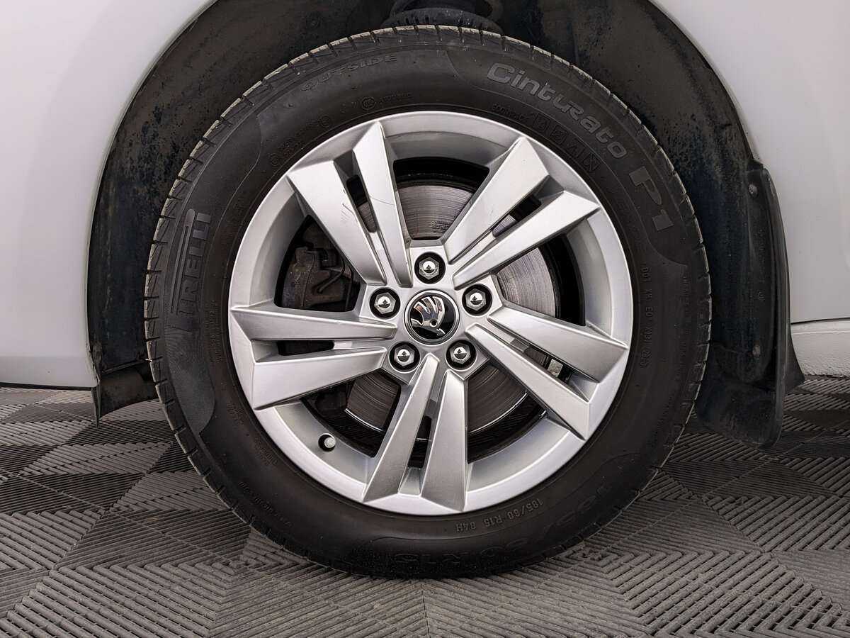 Купить Skoda Rapid с пробегом. Фото: #11