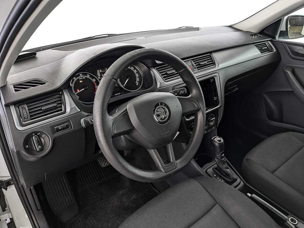 Купить Skoda Rapid с пробегом. Фото: #13