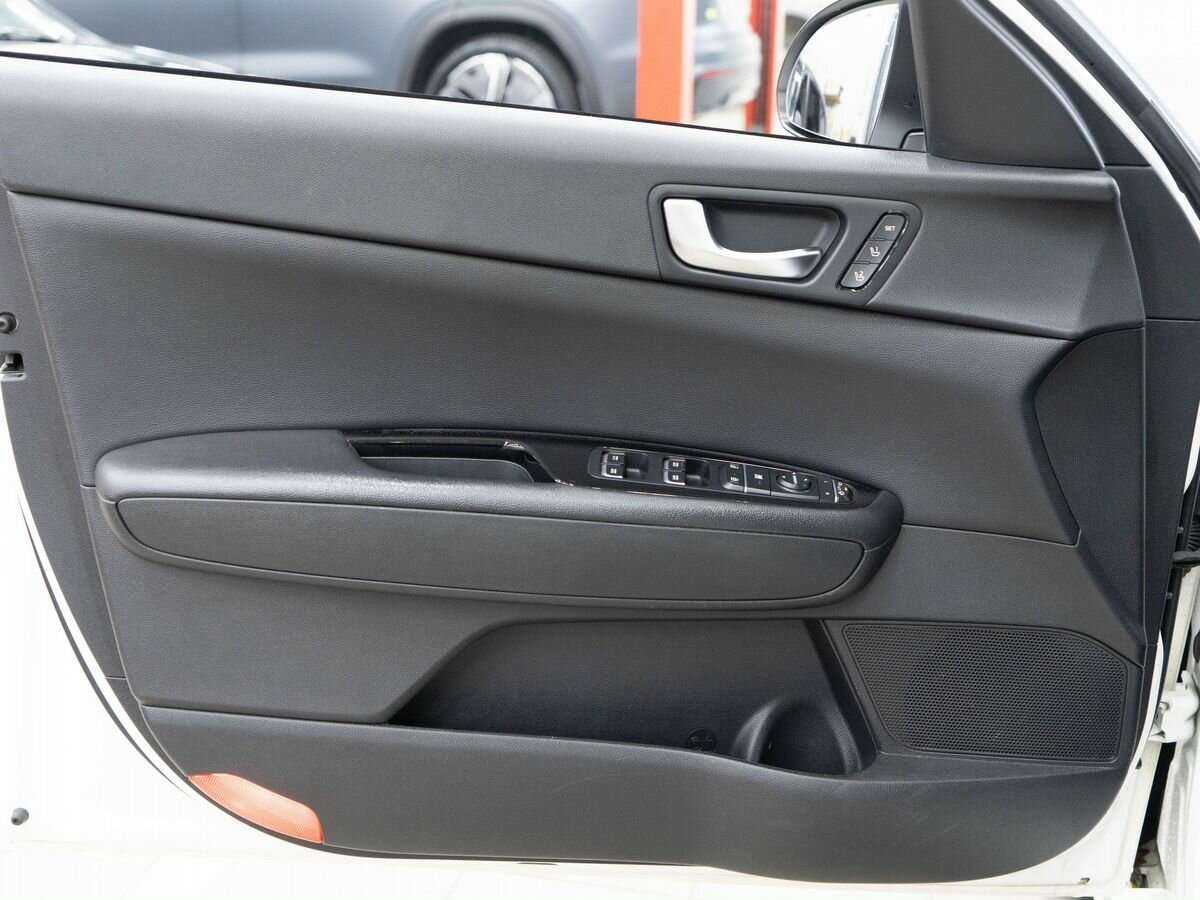 Купить Kia Optima с пробегом. Фото: #14