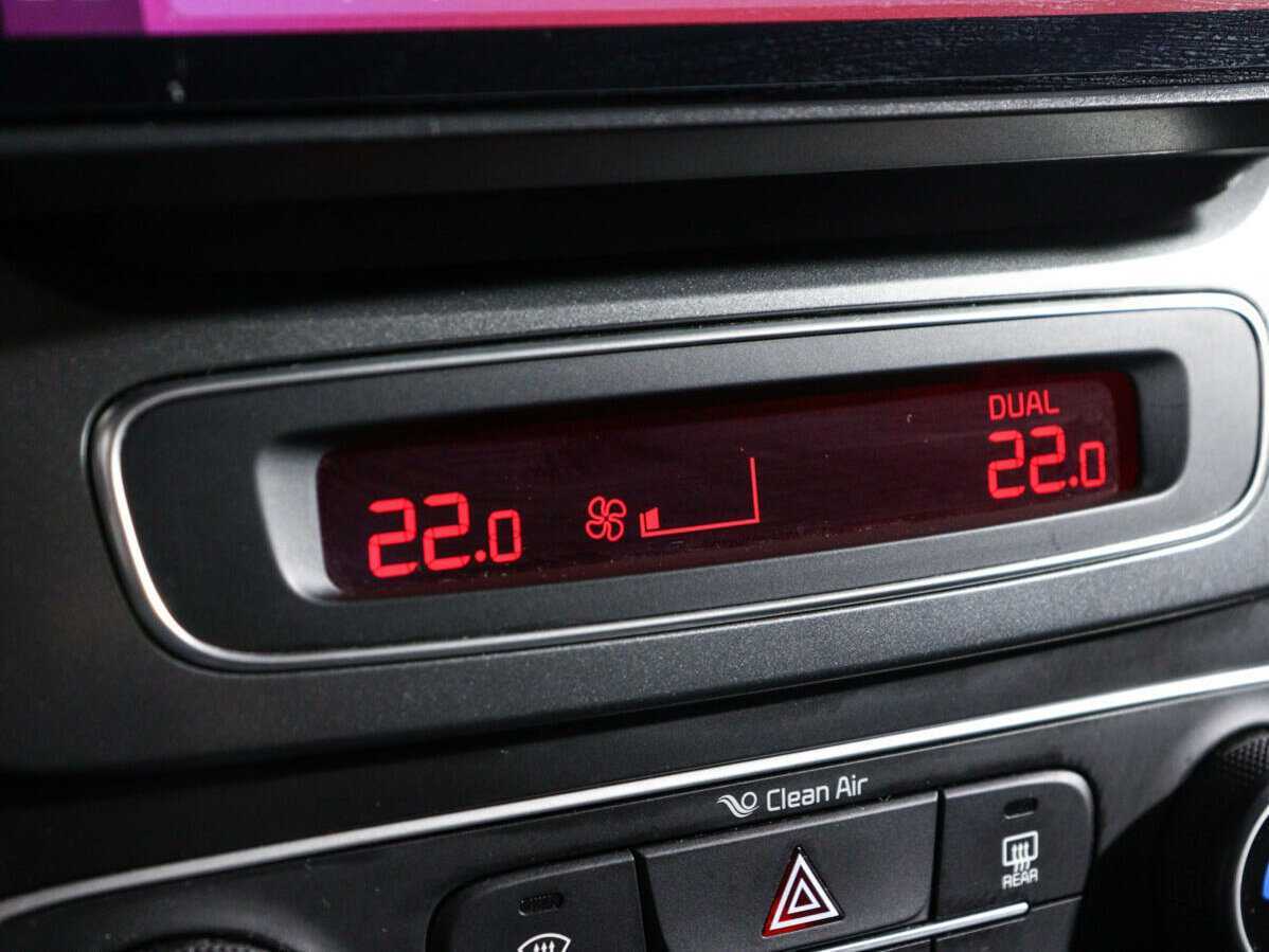 Купить Kia Sorento с пробегом. Фото: #19