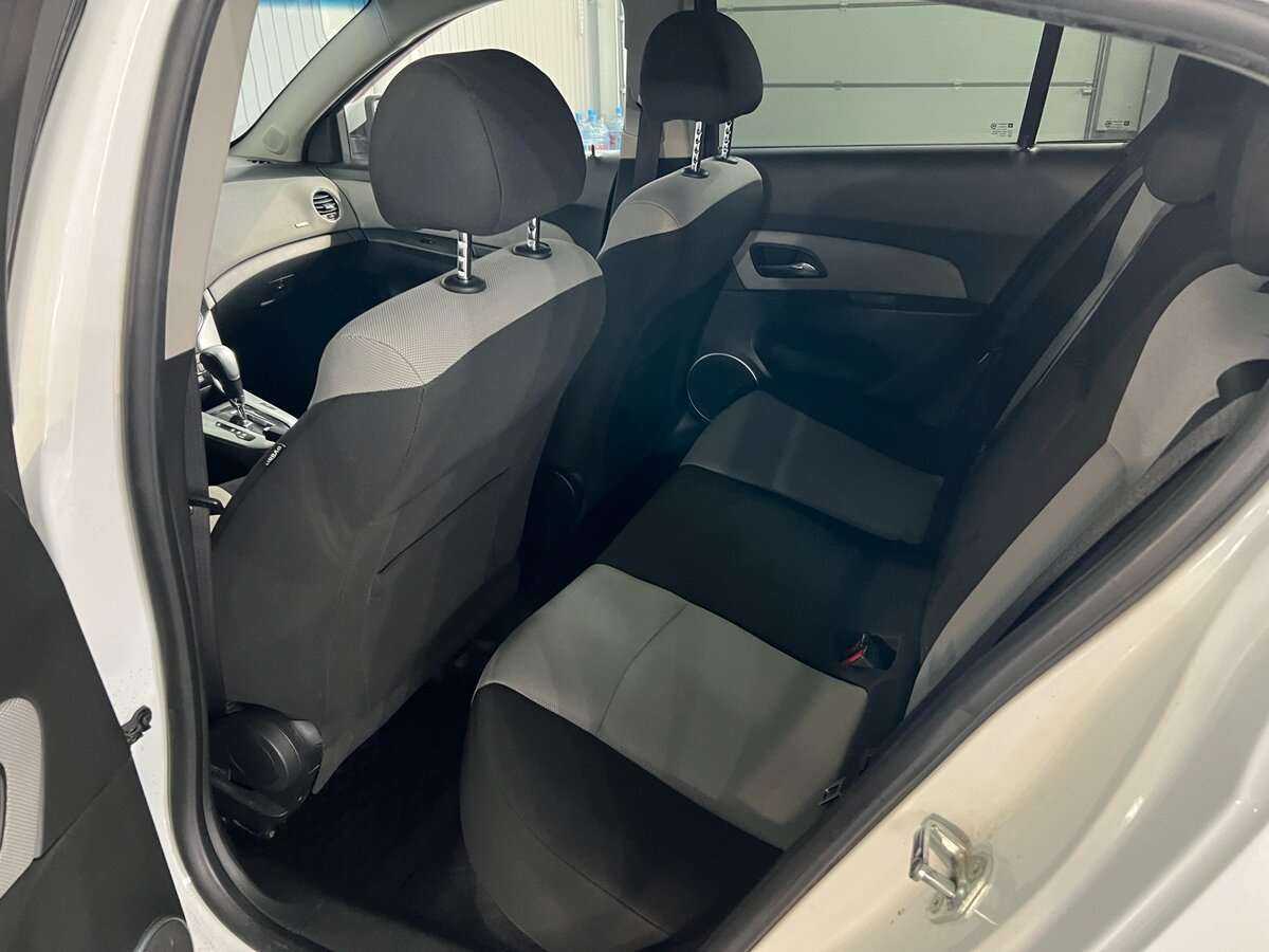 Купить Chevrolet Cruze с пробегом. Фото: #16