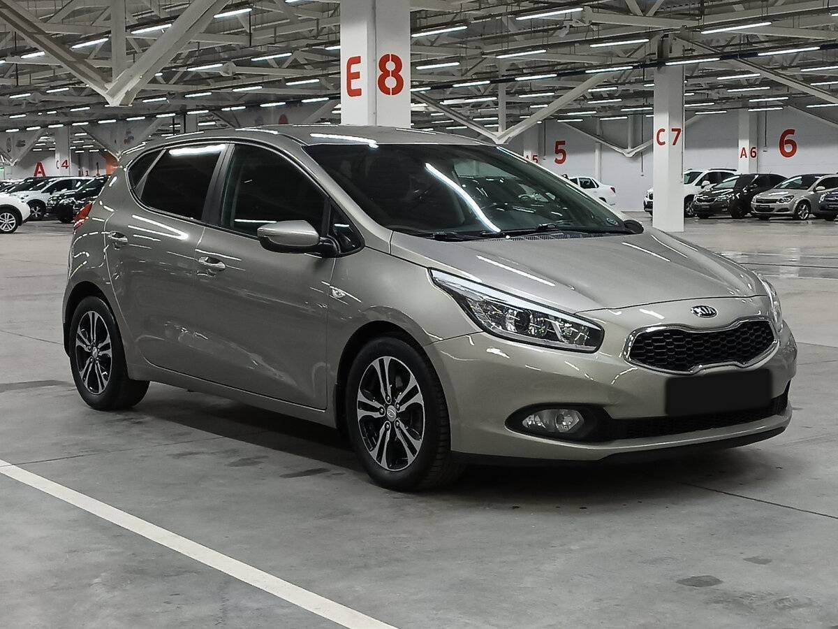 Купить Kia Ceed с пробегом. Фото: #2