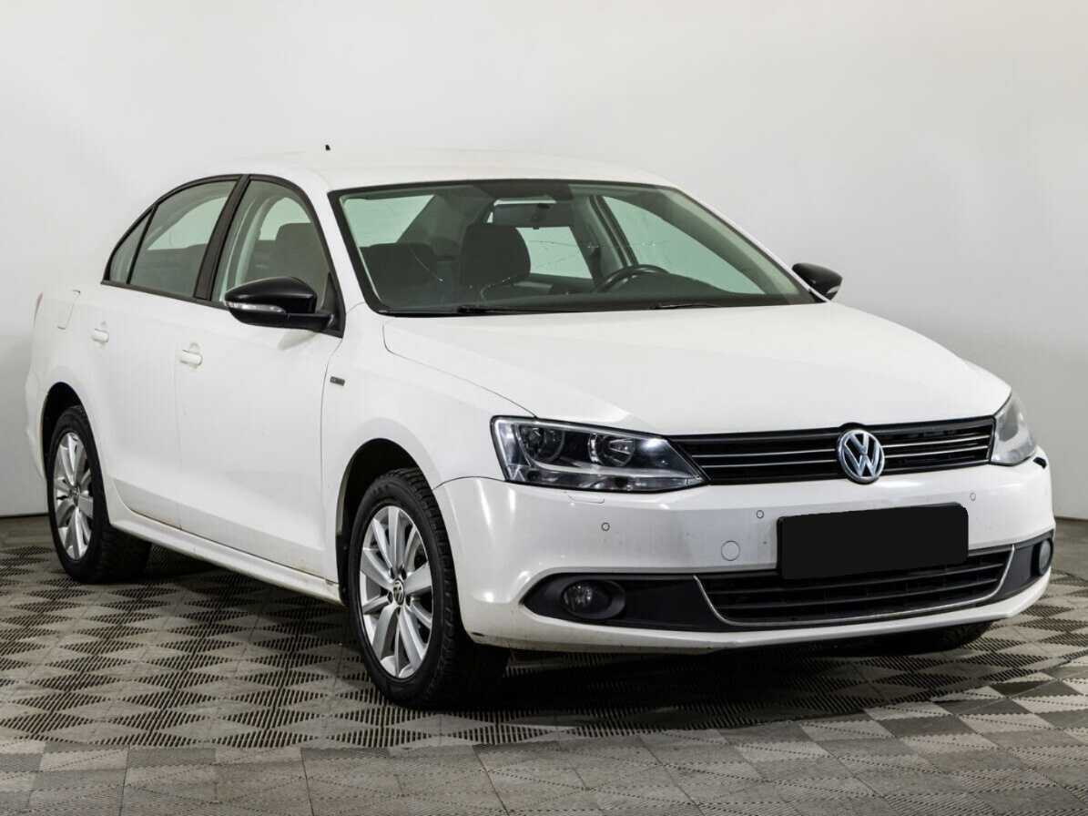 Купить Volkswagen Jetta с пробегом. Фото: #2
