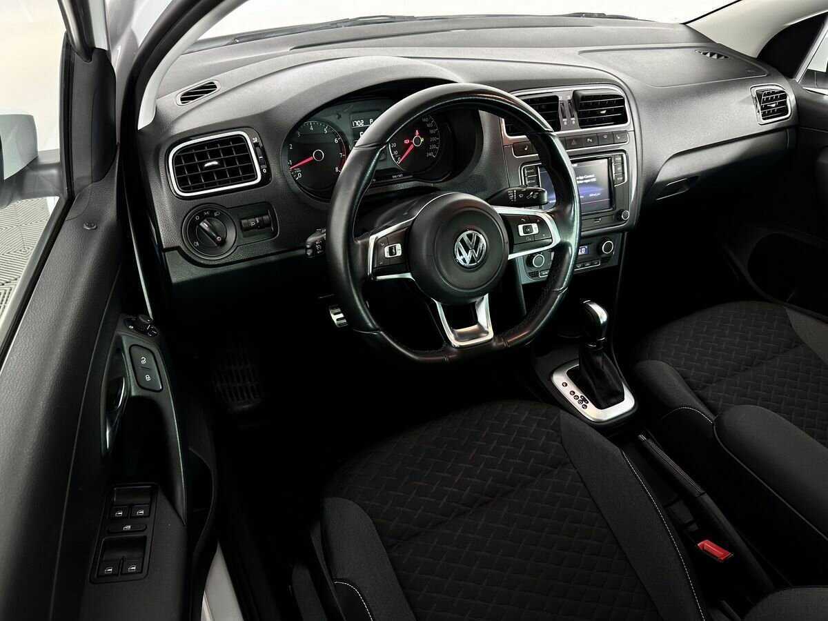 Купить Volkswagen Polo с пробегом. Фото: #6