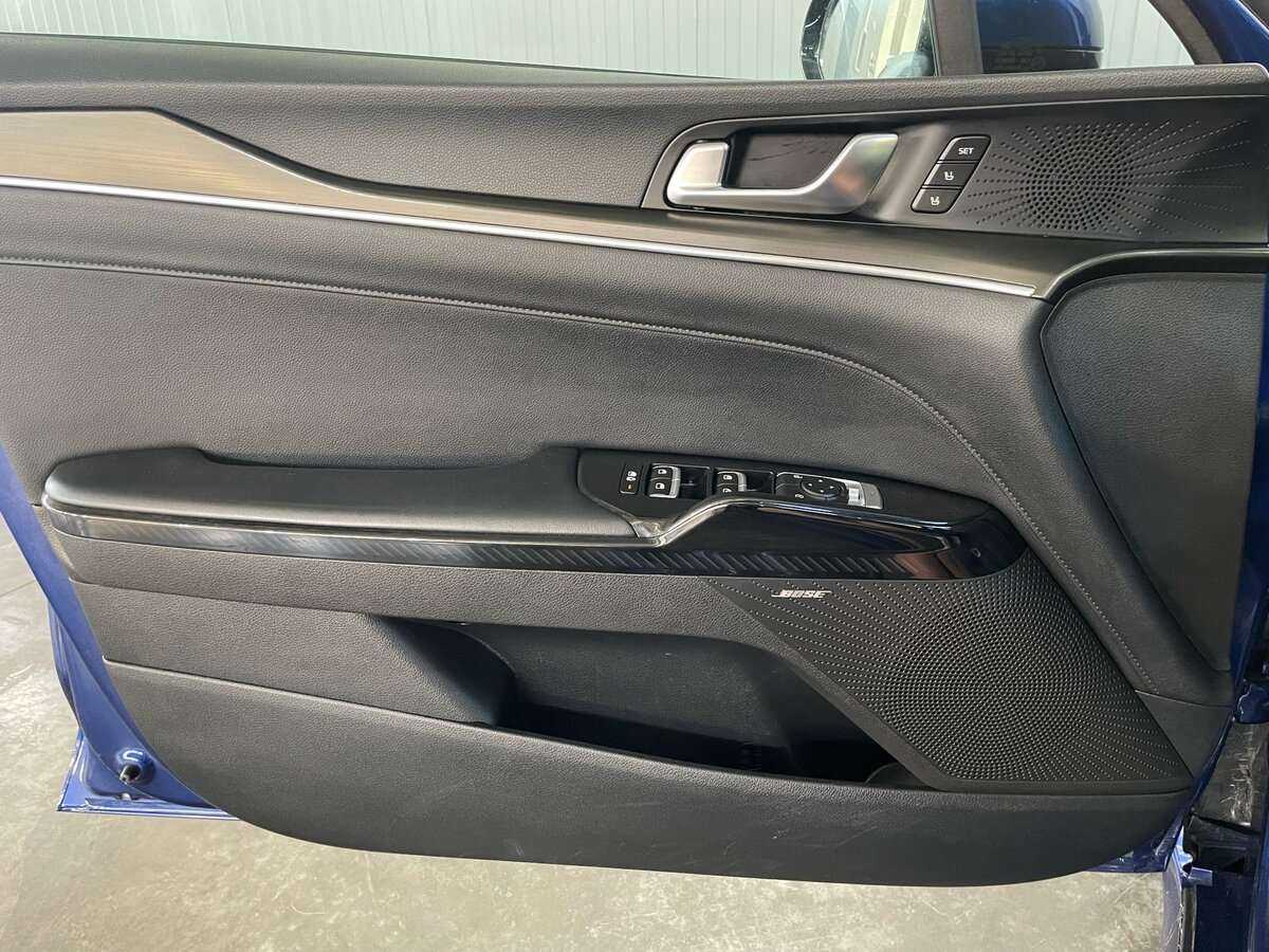 Купить Kia K5 с пробегом. Фото: #20