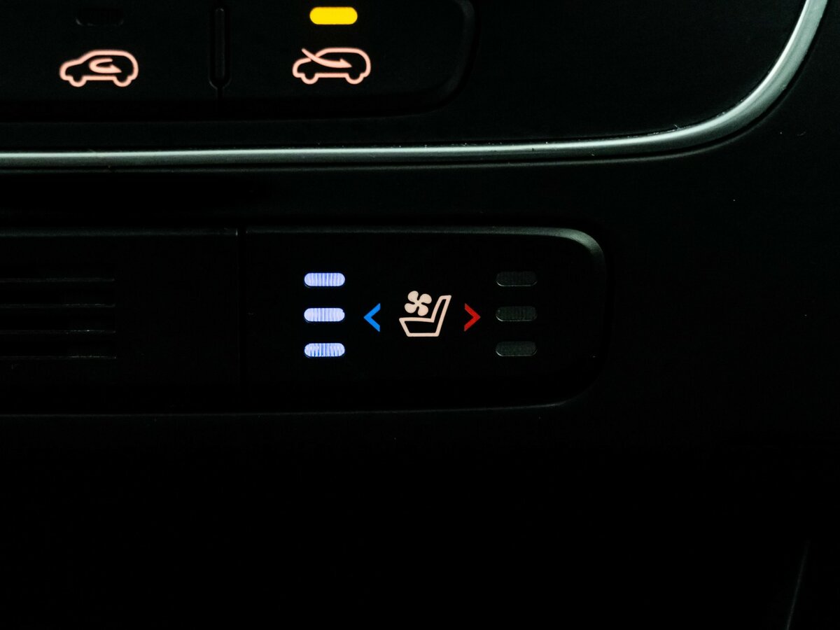 Купить Kia Sorento с пробегом. Фото: #10