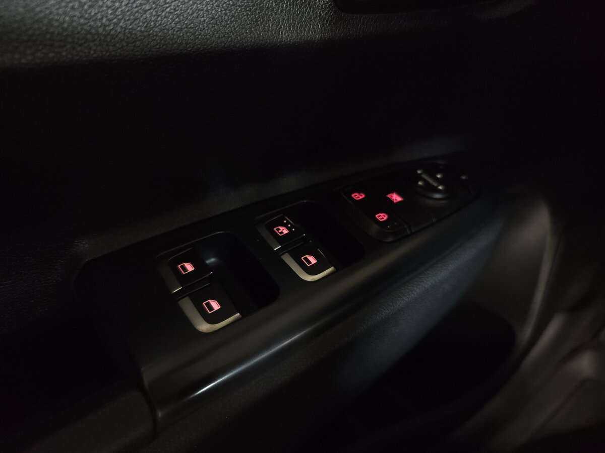 Купить Kia Rio с пробегом. Фото: #8