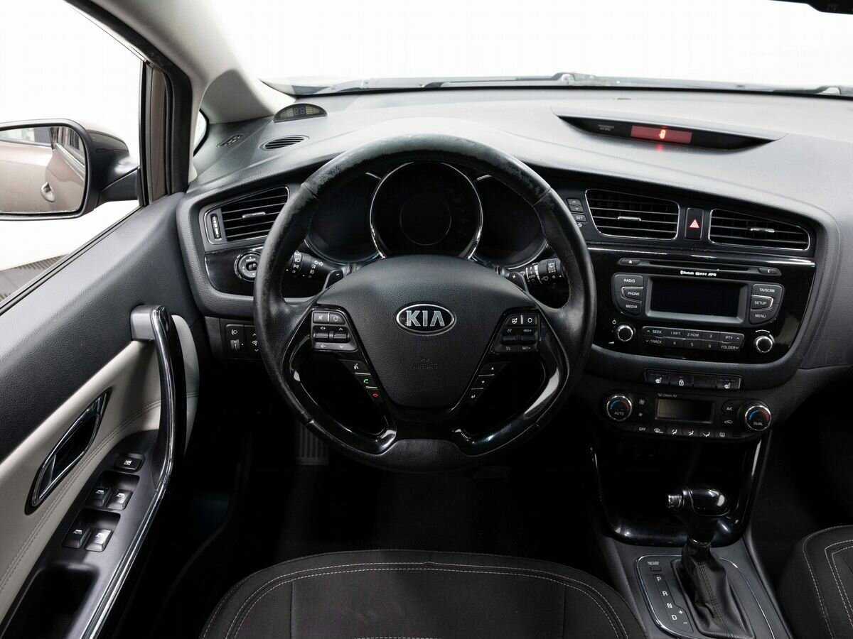 Купить Kia Ceed с пробегом. Фото: #13