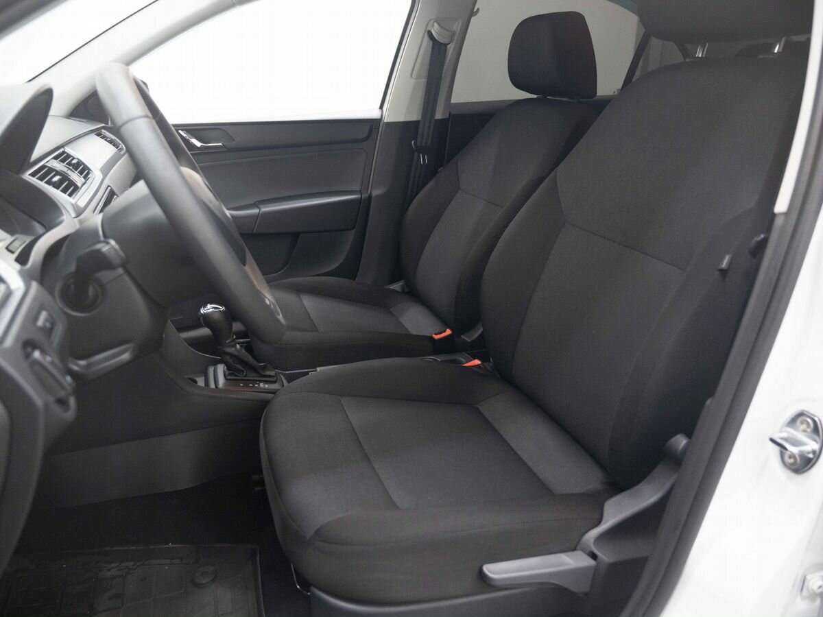 Купить Skoda Rapid с пробегом. Фото: #7