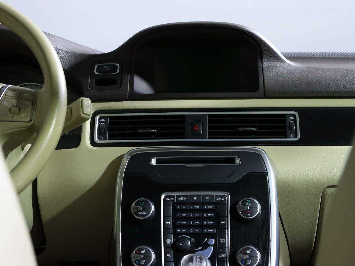 Купить Volvo XC70 с пробегом. Фото: #9