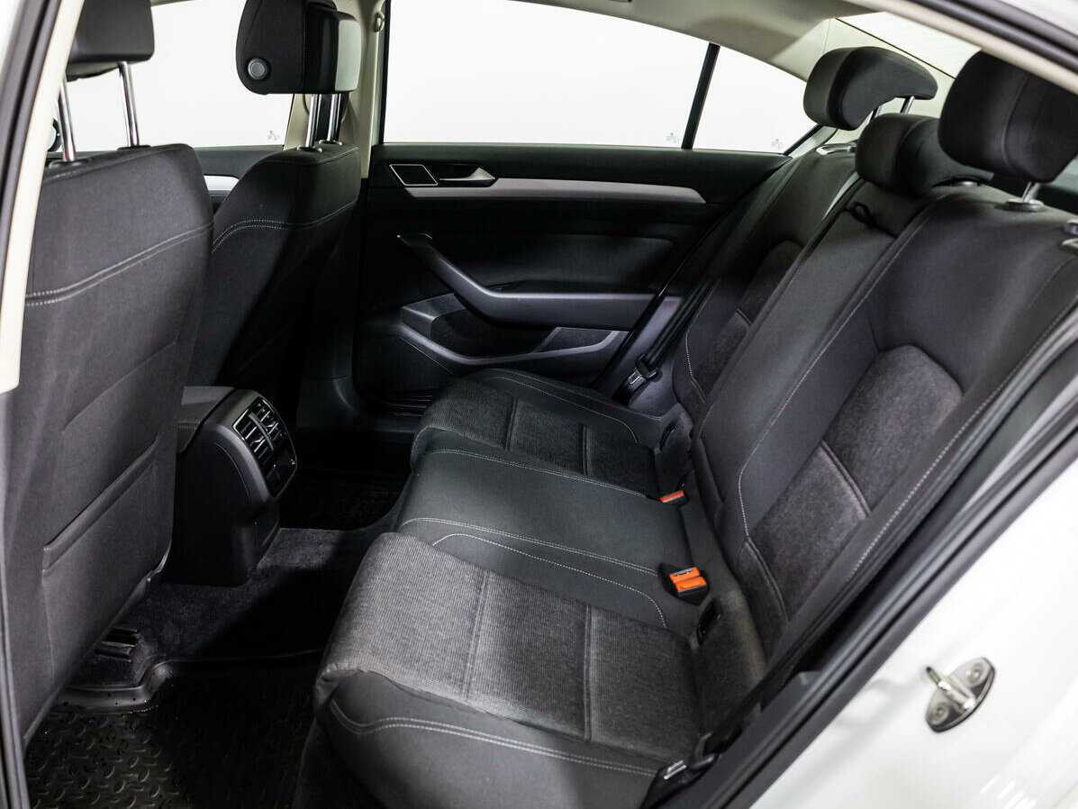 Купить Volkswagen Passat с пробегом. Фото: #7