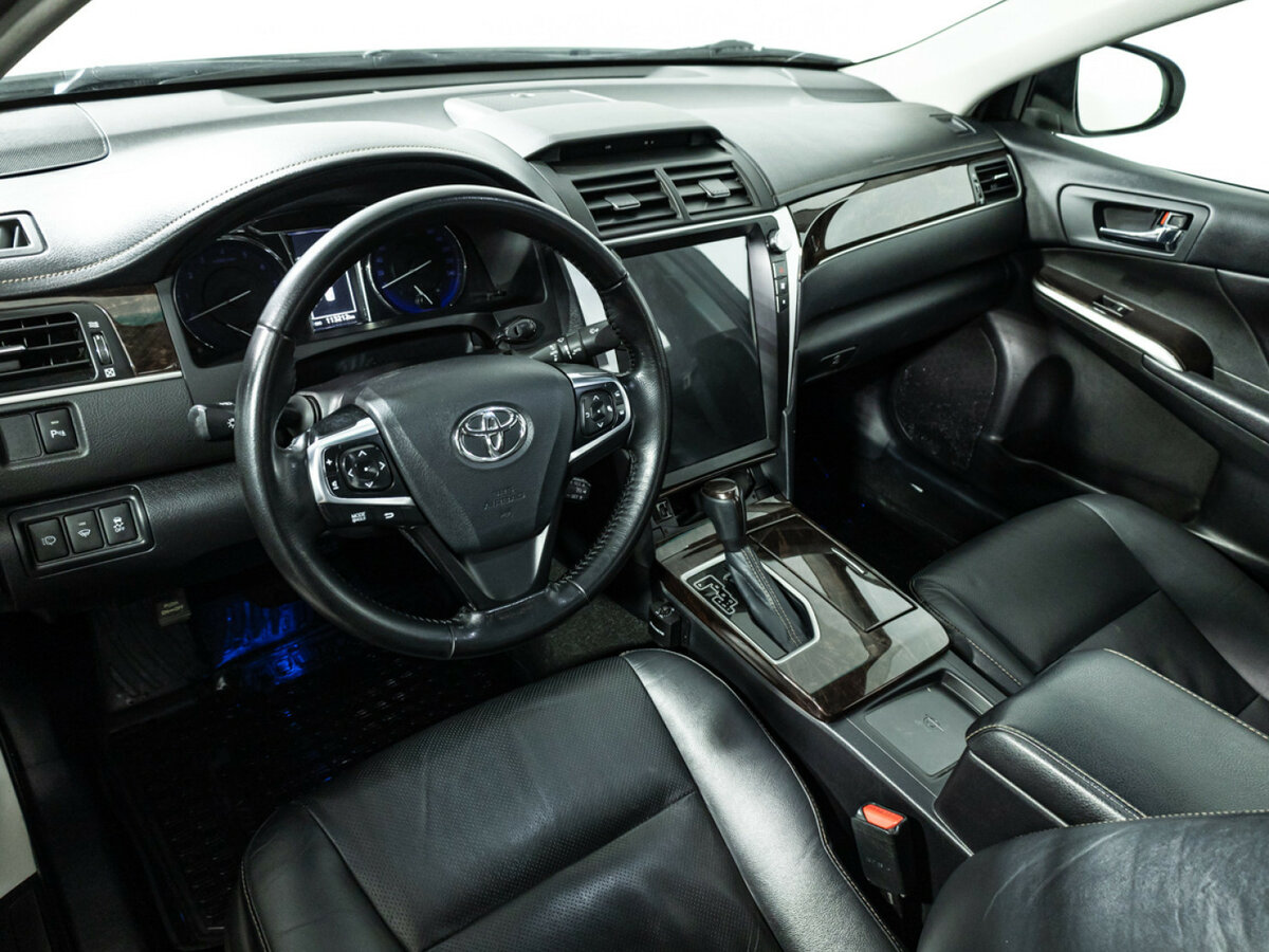 Купить Toyota Camry с пробегом. Фото: #10