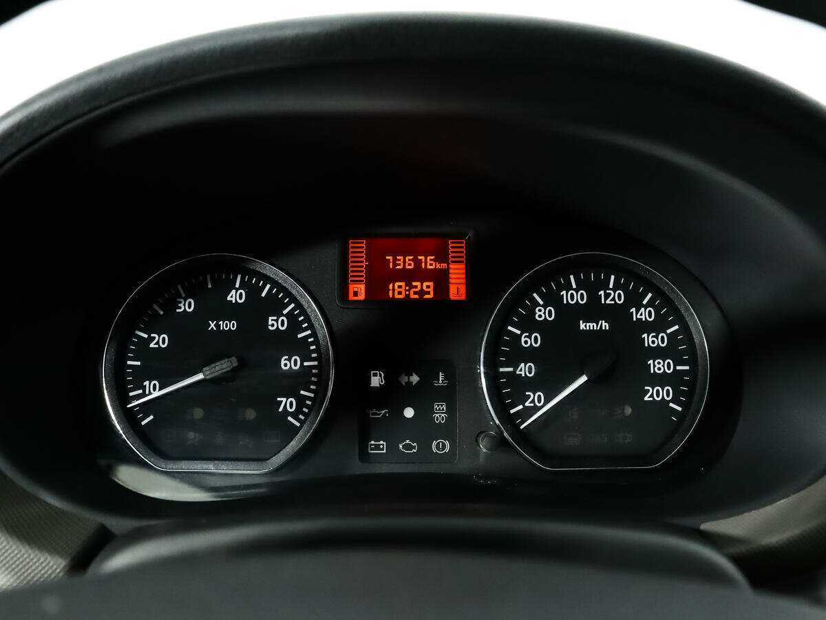 Купить Renault Sandero с пробегом. Фото: #10