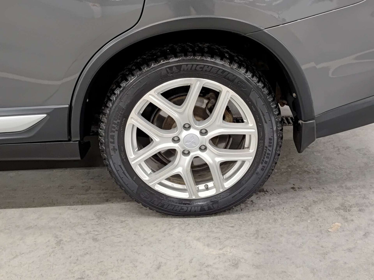 Купить Mitsubishi Outlander с пробегом. Фото: #17