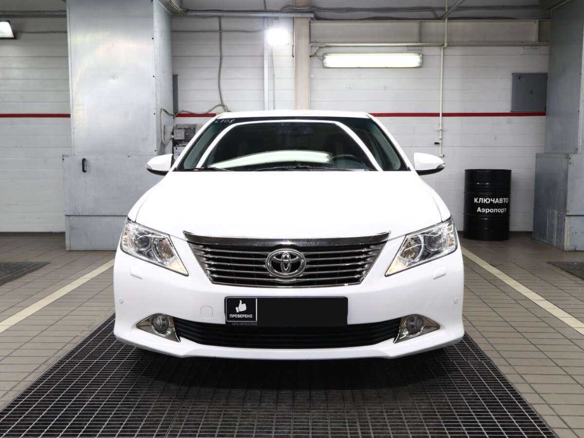 Купить Toyota Camry с пробегом. Фото: #2