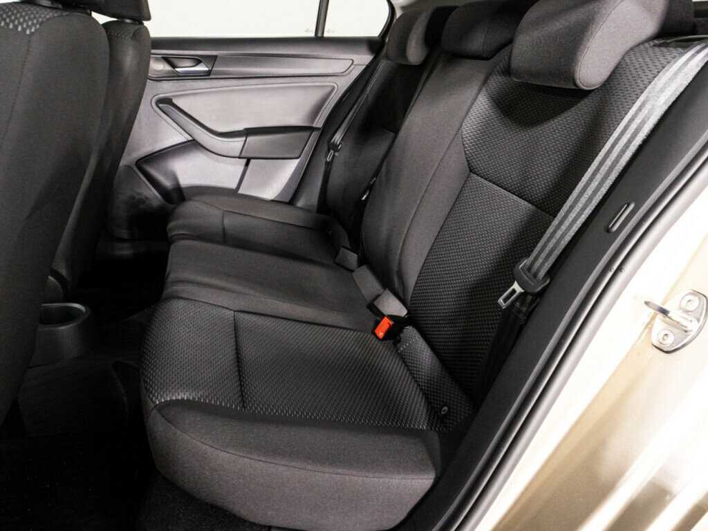 Купить Volkswagen Polo с пробегом. Фото: #9