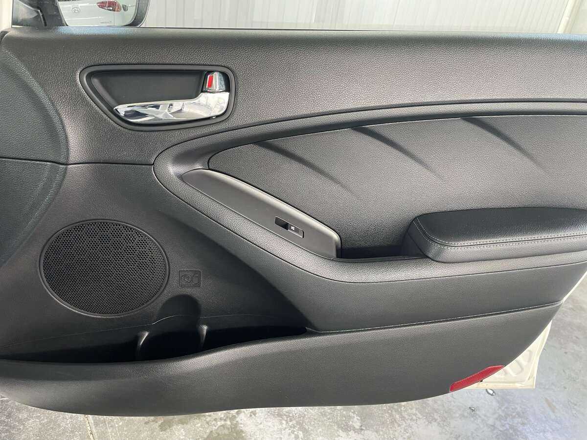 Купить Kia Cerato с пробегом. Фото: #24
