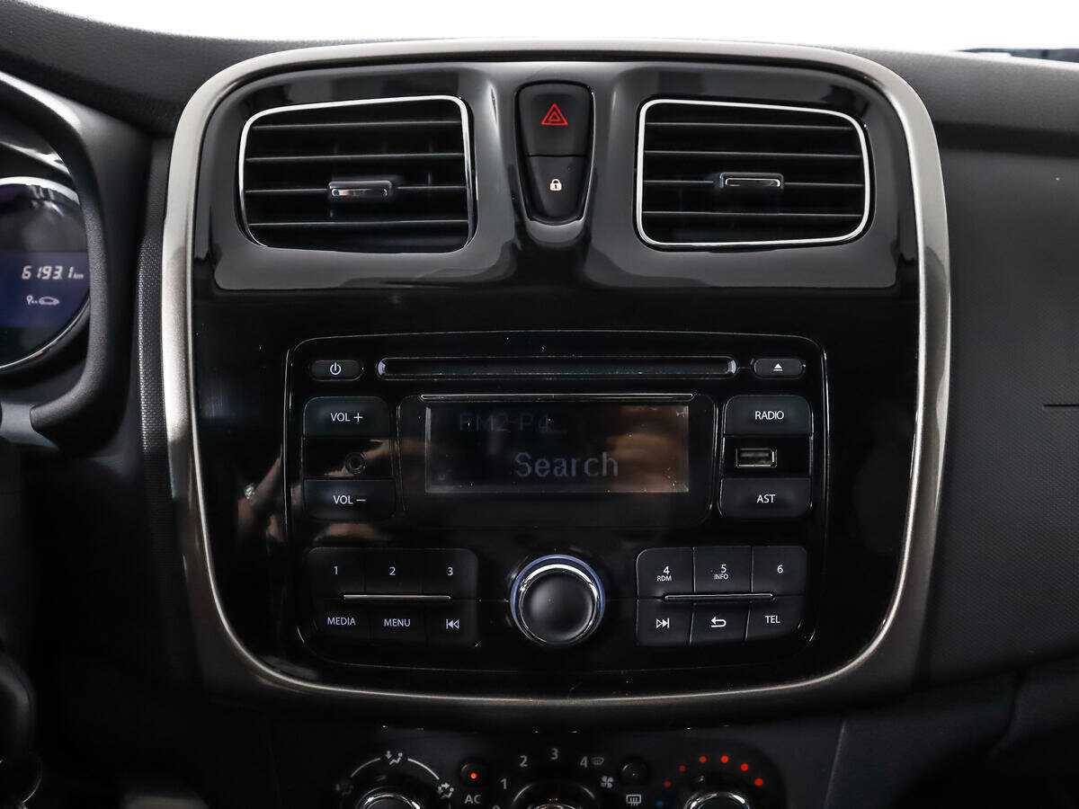 Купить Renault Logan с пробегом. Фото: #12