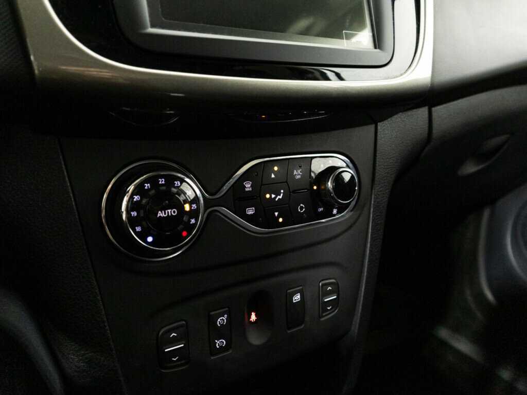 Купить Renault Logan с пробегом. Фото: #15