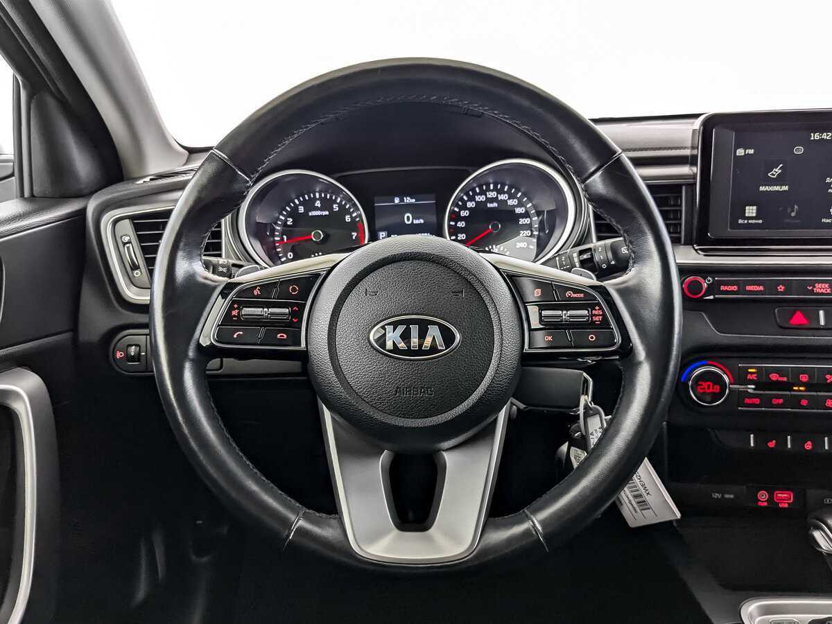Купить Kia Ceed с пробегом. Фото: #16