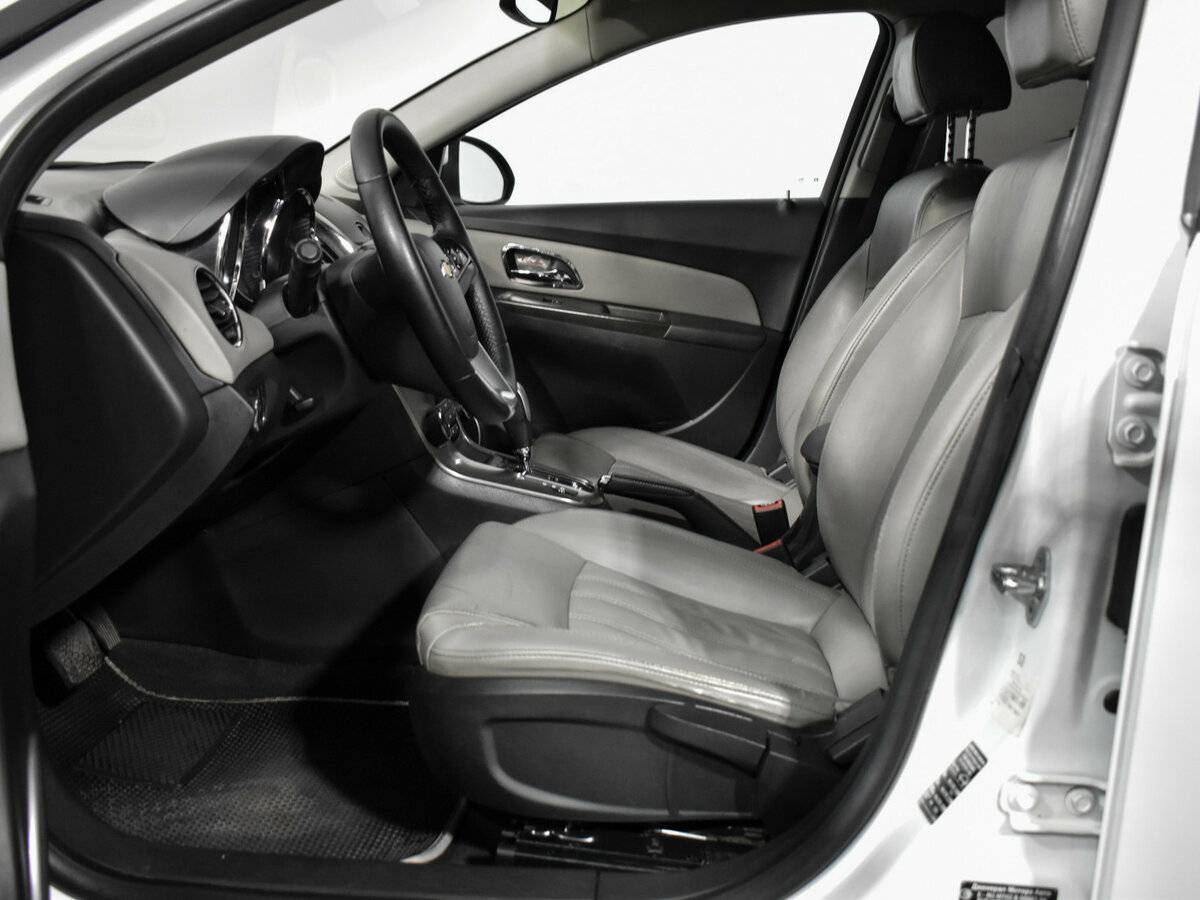 Купить Chevrolet Cruze с пробегом. Фото: #7