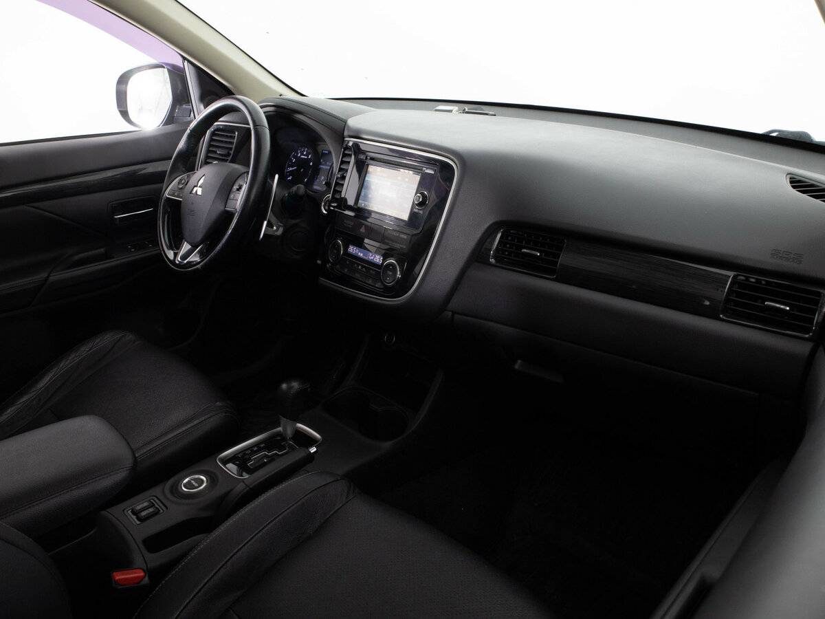 Купить Mitsubishi Outlander с пробегом. Фото: #11