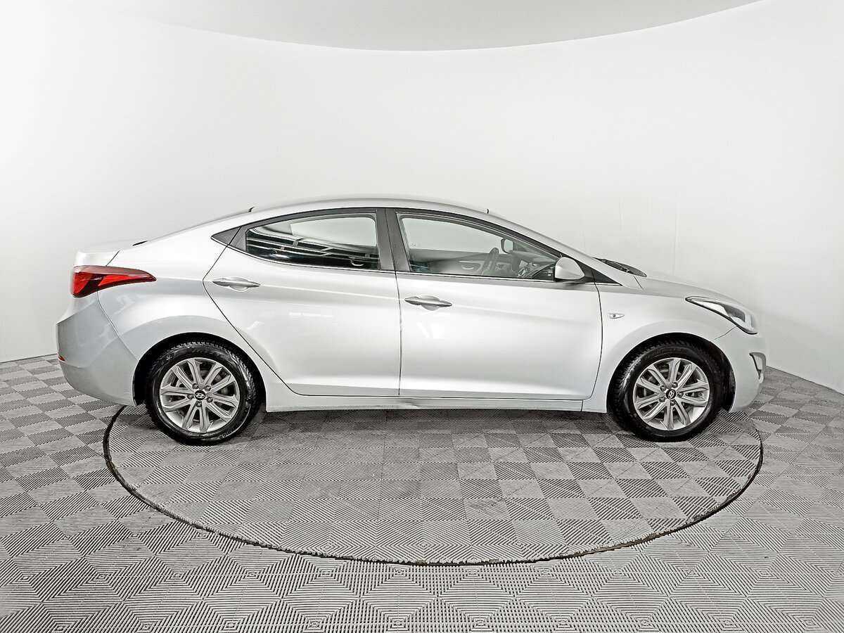 Купить Hyundai Elantra с пробегом. Фото: #3