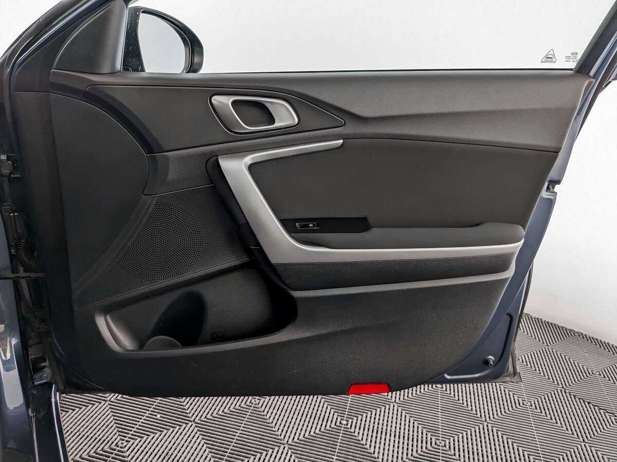 Купить Kia Ceed с пробегом. Фото: #21