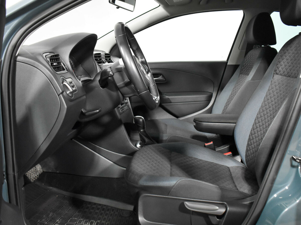 Купить Volkswagen Polo с пробегом. Фото: #9