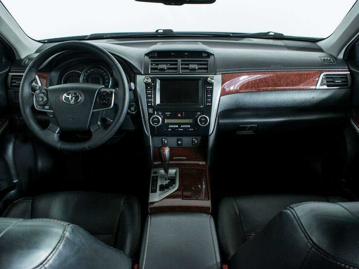 Купить Toyota Camry с пробегом. Фото: #11